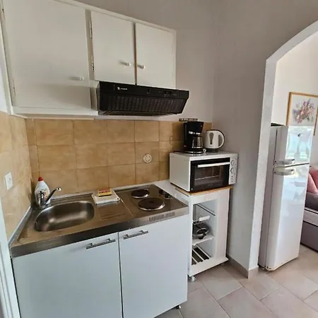 Standart 148 , Γλυφάδα